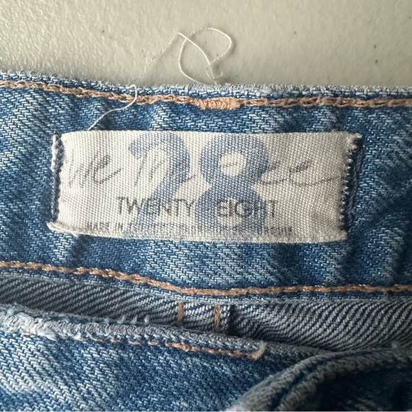 WE THE FREE Distressed Cropped Straight Leg Button Fly Jeans Women’s Size 28 - Picture 3 of 8